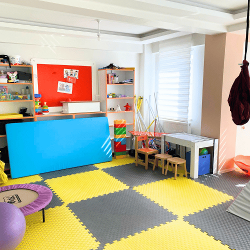 Bobath terapisi, özellikle inme, serebral palsi ve multipl skleroz gibi nörolojik bozukluklardan kaynaklanan hareket ve fonksiyon kayıplarının tedavisinde kullanılan, dünya çapında kabul görmüş bir rehabilitasyon yaklaşımıdır.